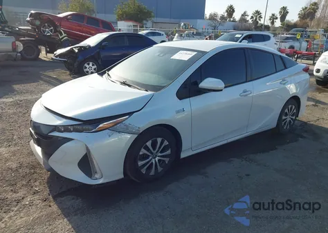 2021 Toyota Prius Prime Le z USA, uszkodzony, nr VIN JTDKAMFP1M3177940